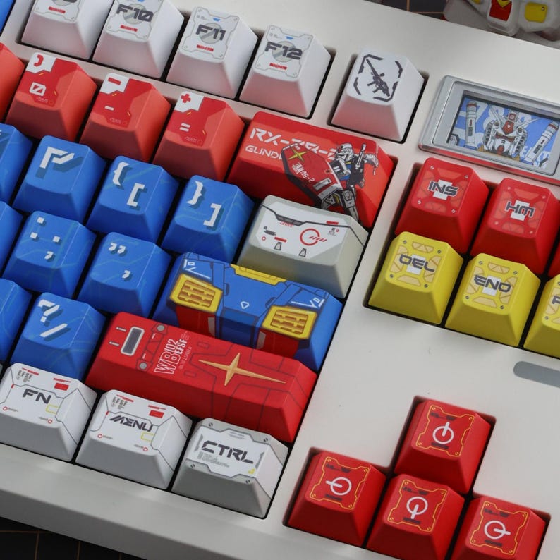 Puede incluir: Un juego de tres tazas de cer&aacute;mica con un acabado mate moteado. Las tazas son de color crema, gris claro y gris oscuro. Cada taza tiene un dise&ntilde;o simple y minimalista, ideal para caf&eacute; o t&eacute;.