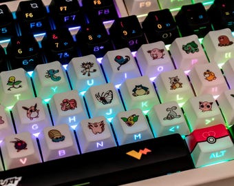 Pokémon-toetsenbordset | Japanse stijl | PBT-kersenprofiel 131 toetsen | Aan de zijkant bedrukt mechanisch toetsenbord met RGB-achtergrondverlichting