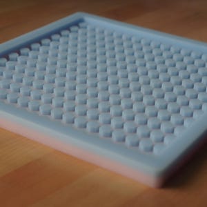 Tapete de trabajo hexagonal de silicona personalizado: Equipo de trabajo único para creadores de espacios de trabajo (8.5" x 8.5")