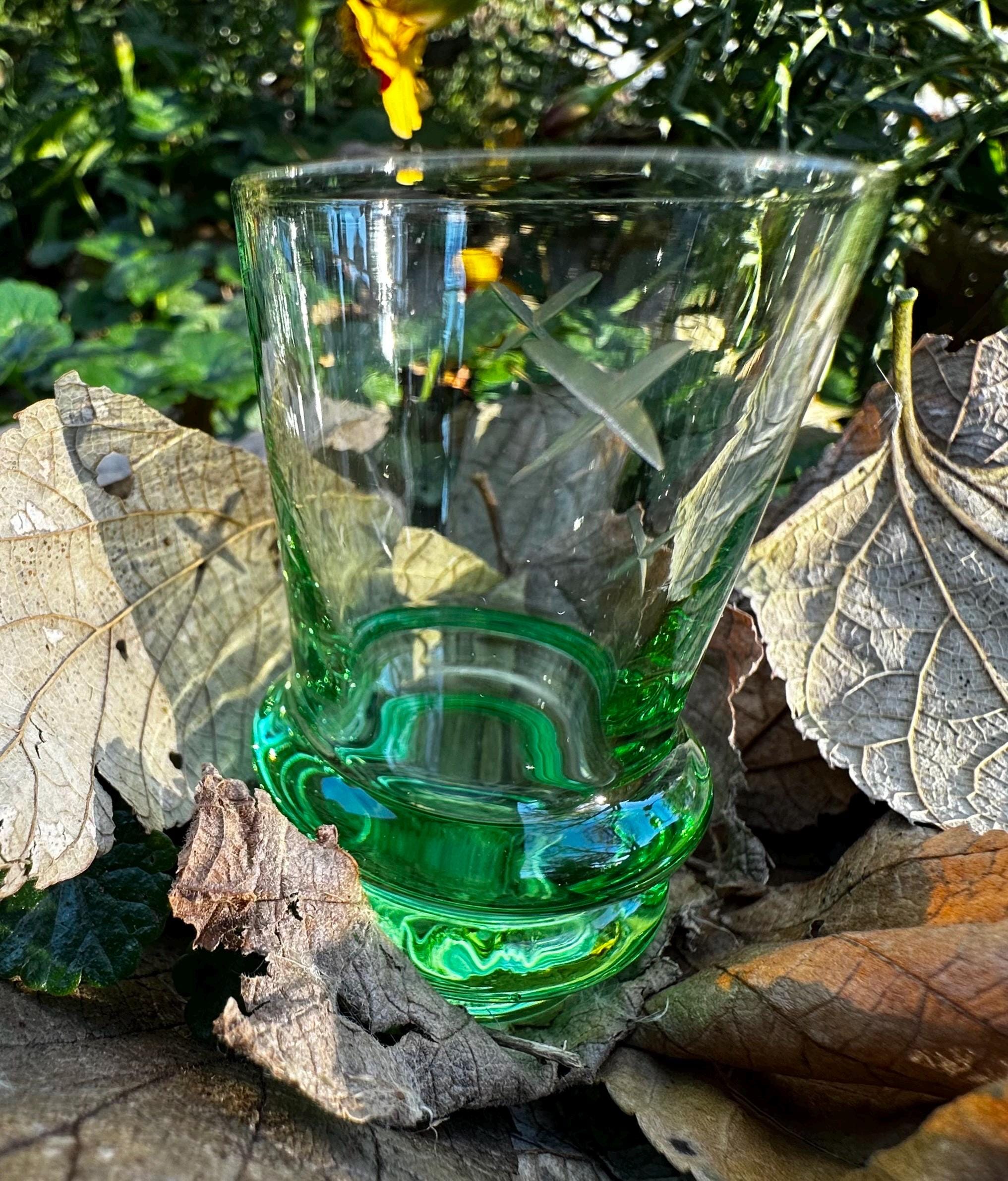 Vintage Uv Reactive Glass - Etsy display picture 1