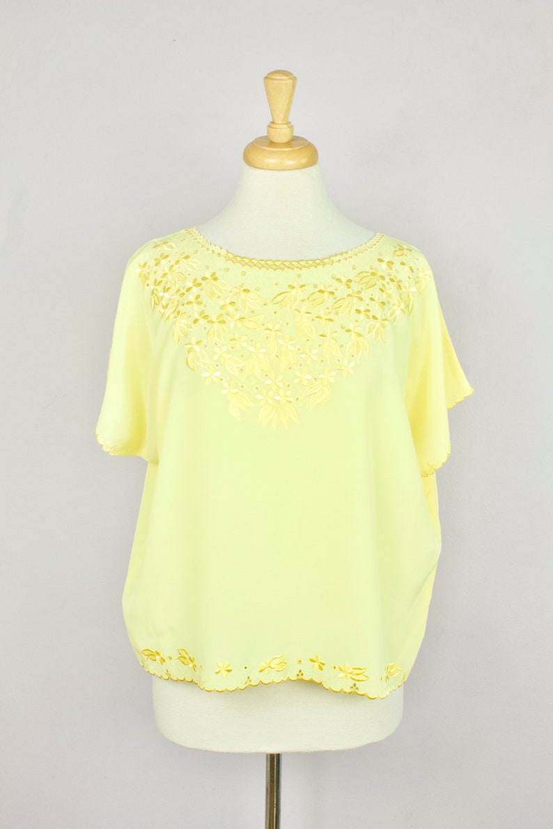 Vintage 1970/'s Silky Yellow Floral Embroidered Short Sleeve Boxy Top XL