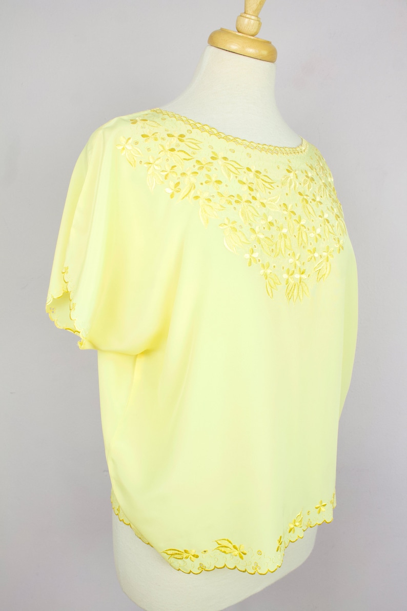 Vintage 1970/'s Silky Yellow Floral Embroidered Short Sleeve Boxy Top XL