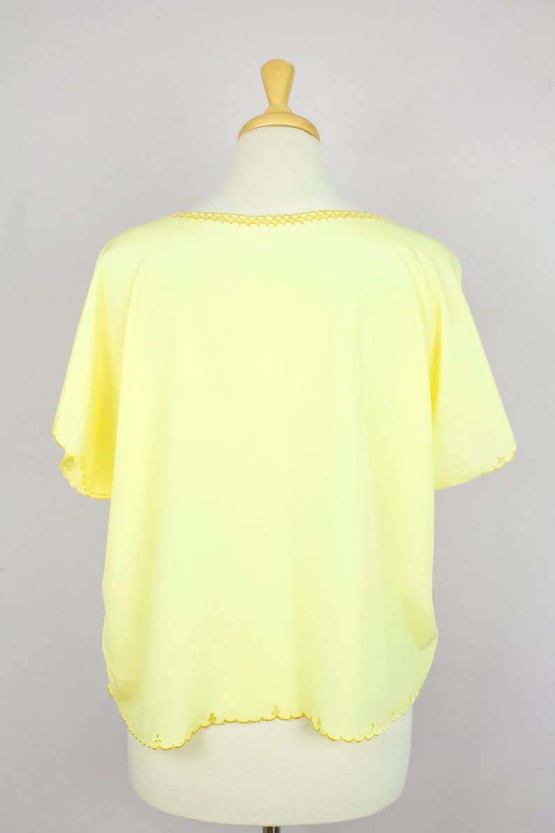 Vintage 1970/'s Silky Yellow Floral Embroidered Short Sleeve Boxy Top XL