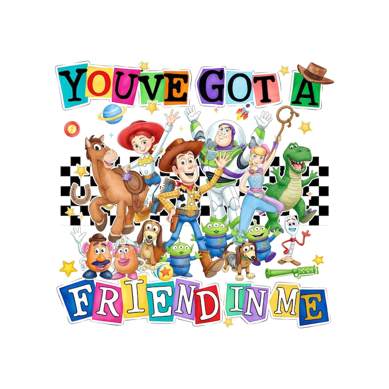 Puede incluir: Gr&aacute;fico colorido con personajes de la pel&iacute;cula animada "Toy Story". La imagen incluye a Woody, Buzz Lightyear, Jessie y otros personajes, con el texto "YOU'VE GOT A FRIEND IN ME" en letras vibrantes. Estrellas y un patr&oacute;n de tablero de ajedrez completan el dise&ntilde;o.