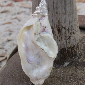 AKTAIE 9 - Oyster Shell Pendant from the Sea Goddess Collection
