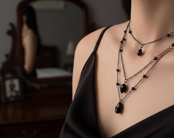 Collana con ciondolo a goccia a strati, tripla catena, nappa gotica, elegante stile statement