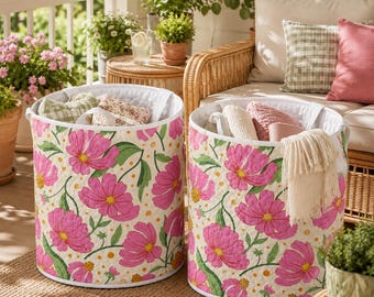 Rosa Kosmeen-Wäschekorb, gesteppter Stoffkorb, blumiger Aufbewahrungskorb für das Kinderzimmer, Cottagecore-Geschenk für Blumenliebhaber