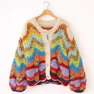 Cardigan patchwork en tricot fait main, pull carré grand-mère coloré, cardigan bohème oversize au crochet, veste ample en tricot