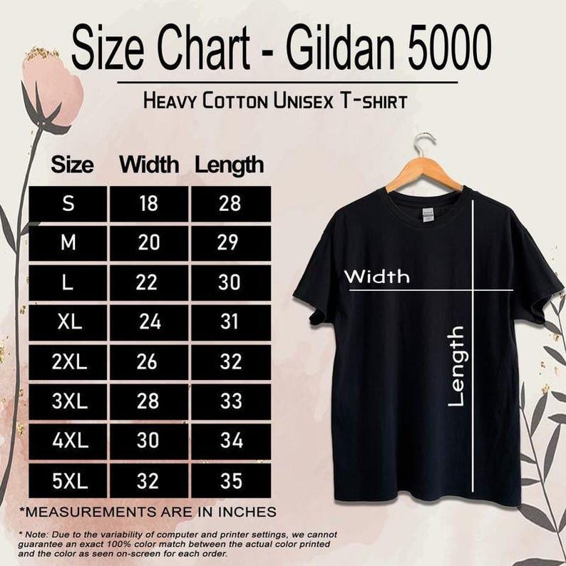 Op de afbeelding: Zwart Gildan 5000 unisex T-shirt van zwaar katoen op een hanger. Maattabel met afmetingen in inches. Breedtes vari&euml;ren van 45,7 cm tot 81,3 cm en lengtes van 71,1 cm tot 88,9 cm voor maten S tot 5XL.