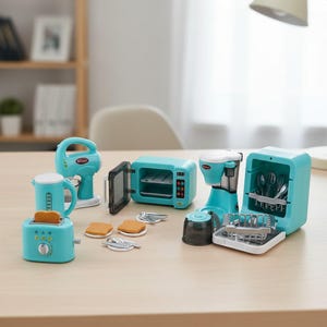 Könnte beinhalten: Ein Set von Spielzeug-Küchengeräten in Türkis. Es umfasst einen Toaster mit Toast, einen Wasserkocher, einen Mixer, eine Mikrowelle, eine Kaffeemaschine und einen Geschirrspüler mit Utensilien. Die Geräte stehen auf einer hellen Oberfläche.