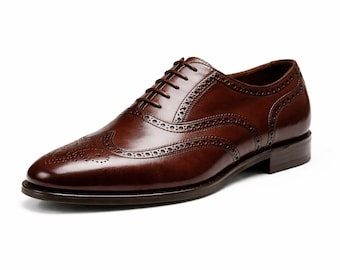 Zapatos Oxford de piel marrón hechos a mano: calzado formal brogue de plena flor