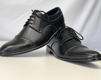 Zapatos Oxford negros formales de piel de vacuno, hechos a mano, originales, estilo brogue con puntera reforzada.