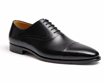 Zapato Oxford Brogue de piel flor, hecho a mano, con puntera negra