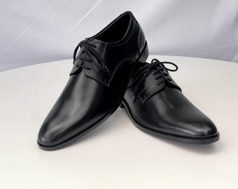 Zapatos de vestir clásicos estilo Oxford Derby negros, de piel auténtica, con puntera lisa y elaborados artesanalmente.