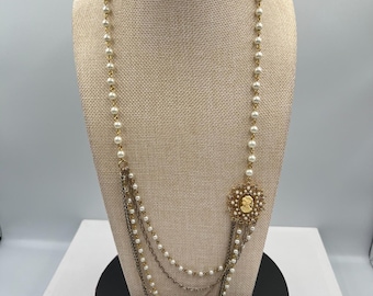 Vintage Spring Street Cameo-set met meerdere strengen nepparelketting en oorbellen