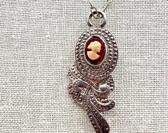 Vintage 90s Red Cameo Silver Tone Pendant Necklace Retro Victorian Style Fashion