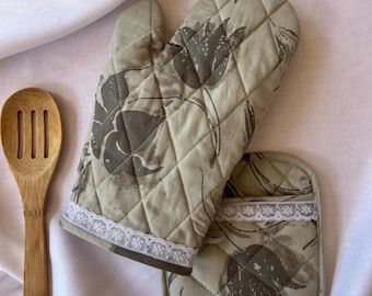French Linen Quilted Oven Mitt & Pot Holders with Lace and Various Colourways