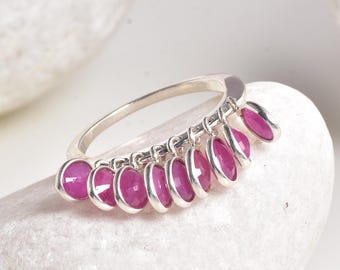 Anillo colgante de rubí natural certificado, plata de ley 925, elegante joyería familiar.