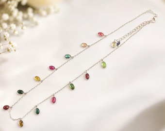 Collar de plata de ley con múltiples turmalinas, delicada cadena de piedras preciosas, joyería minimalista.