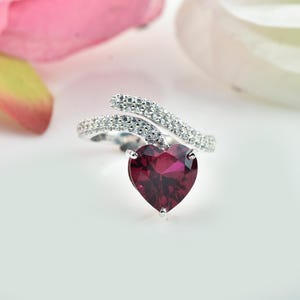 Lab Rubin Ring, zierliches Herz, Sterling Silber Wellenband
