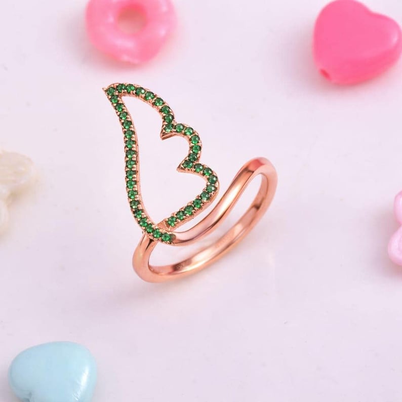 Angel wing ring in rose gold plated 925 silver with emerald-green CZ stones, handmade boho everyday ring, gift for her.