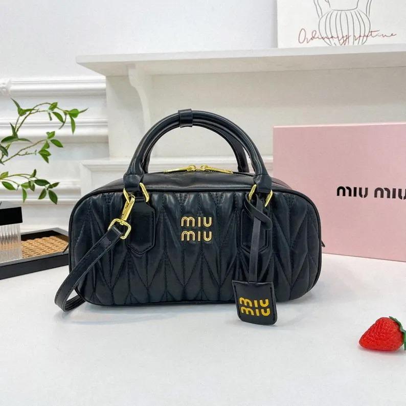 miu miuヴィンテージバッグ Vintage miu miu bag - Etsy 日本