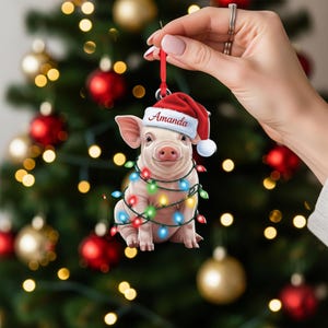パーソナライズされた豚のクリスマスオーナメント：農場の動物のホリデーデコレーション