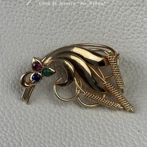 Poudrier Boucheron en argent vermeil rubis décor d'inséparab