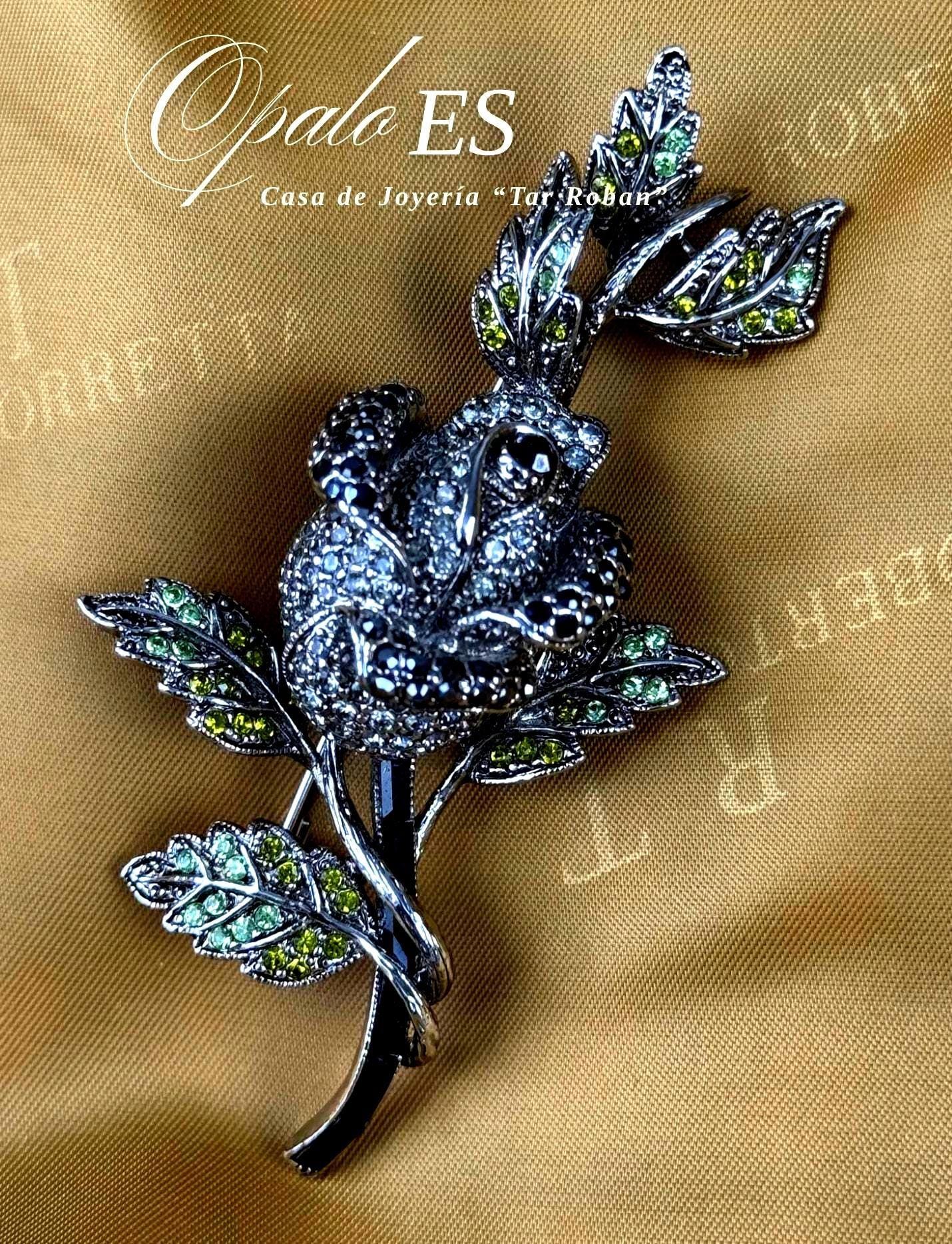 1960年代のヴィンテージシルバーローズブローチ - ガラスストーン付き