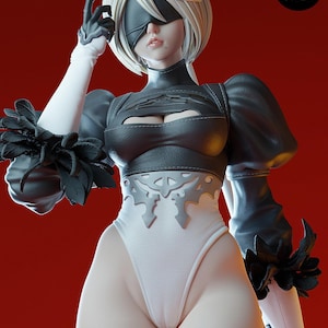 Puede incluir: Figura detallada de un personaje con cabello blanco, antifaz negro y atuendo blanco y negro. La figura posa con una mano levantada. El fondo es rojo liso. La figura tiene los textos "E.S.M" y "esmonster".