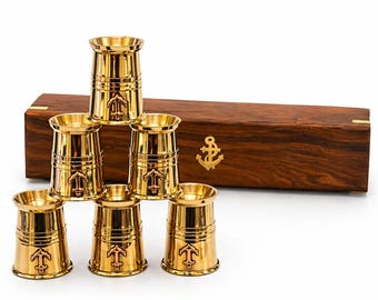 Set di bicchierini da shot in ottone personalizzati con scatola in legno, bicchierini con ancora nautica incisa, incisione personalizzata su bicchieri e scatola, regalo per testimoni dello sposo, perfetto