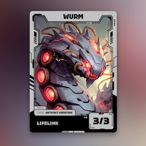Può includere: Una carta collezionabile con un'illustrazione di un verme robotico. La carta ha un bordo bianco e nero con la parola "WURM" in alto. La creatura è grigia con occhi rossi luminosi e luci circolari. Il testo della carta recita "TYPE: ARTIFACT CREATURE" e "LIFELINK" con 3/3 di potenza/resistenza.