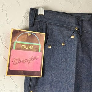 Pantalones vaqueros Wrangler Ours vintage de los años 70, con tachuelas, corte acampanado, talla 7/24, para mujer, nuevos, sin usar. imagen 5