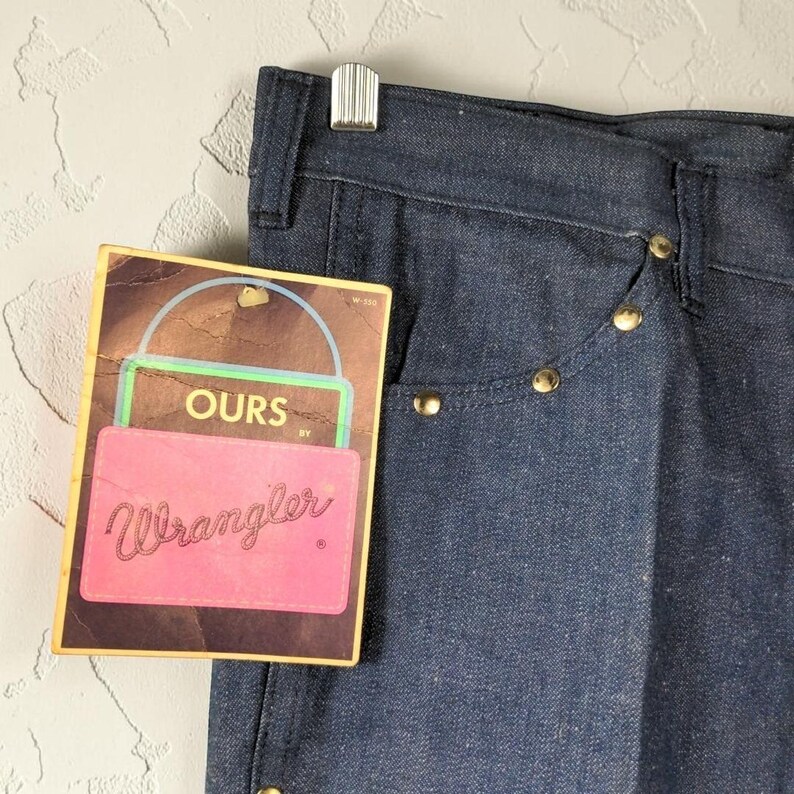 Pantalones vaqueros Wrangler Ours vintage de los años 70, con tachuelas, corte acampanado, talla 7/24, para mujer, nuevos, sin usar. imagen 5