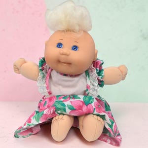 VTG 1995 Mattel Cabbage Patch Kids Doll 15" Blonde Tuft Blue Eye Dress CB 48 HTF