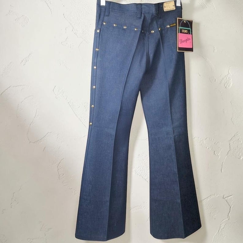 Pantalones vaqueros Wrangler Ours vintage de los años 70, con tachuelas, corte acampanado, talla 7/24, para mujer, nuevos, sin usar. imagen 3