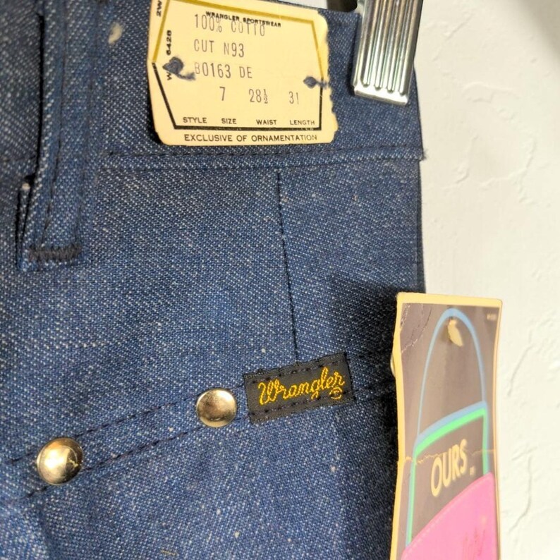 Pantalones vaqueros Wrangler Ours vintage de los años 70, con tachuelas, corte acampanado, talla 7/24, para mujer, nuevos, sin usar. imagen 7