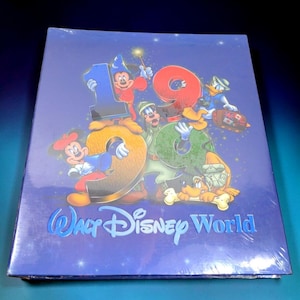 Álbum de fotos vintage de Walt Disney World de 1999, 80 páginas magnéticas, Mickey Mouse, 3 anillas. imagen 1