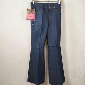 Pantalones vaqueros Wrangler Ours vintage de los años 70, con tachuelas, corte acampanado, talla 7/24, para mujer, nuevos, sin usar. imagen 2
