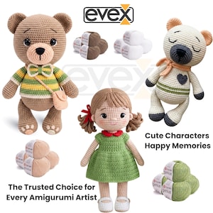 Pode incluir: Dois ursos e uma boneca de croch&ecirc; com novelos de l&atilde;. Um urso usa uma camisa listrada verde e amarela com gravata borboleta e bolsa. O outro urso tem um cachecol e um cora&ccedil;&atilde;o. A boneca usa um vestido verde. Texto: evex, Cute Characters Happy Memories, The Trusted Choice for Every Amigurumi Artist.