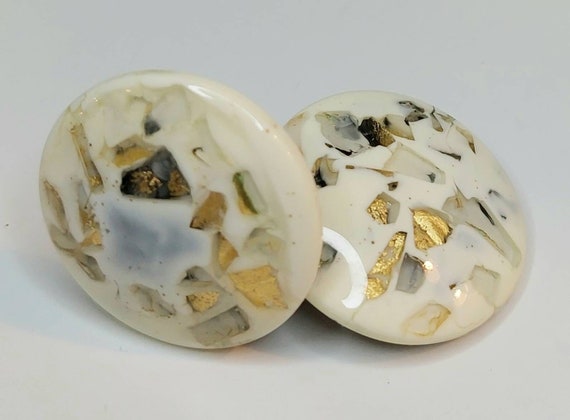 Vintage Cream and Gold Flake Clip On Lucite Style… - image 3