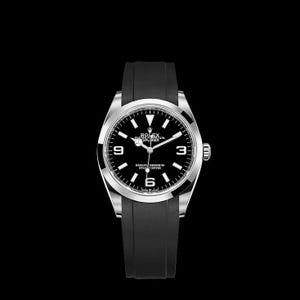 K&ouml;nnte beinhalten: Armbanduhr mit schwarzem Zifferblatt, silberner L&uuml;nette und schwarzem Kautschukarmband. Das Zifferblatt zeigt die Zahlen 3, 6 und 9. Die Uhr ist vor einem schwarzen Hintergrund platziert.