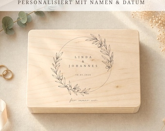 Personalisierte Erinnerungskiste Hochzeit aus Holz – Namen & Datum – Hochzeitsgeschenk Paar – Florales Kranz-Design – Wedding Memory Box