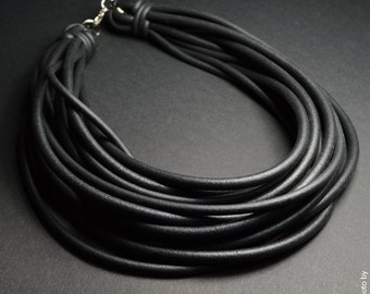 Korte multi strand rubberen ketting, zwarte ketting, mode-sieraden