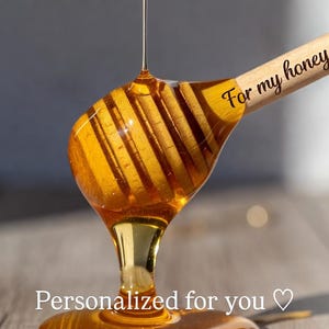 Cuillère à Miel Personnalisée Gravée Laser – Honey Dipper Bois avec Nom, Date ou Logo – Cadeau Miel Amoureux, Apiculteur, Cuisine Unique