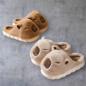 Pantuflas de ardilla: ropa de estar por casa unisex de color caqui y acogedora