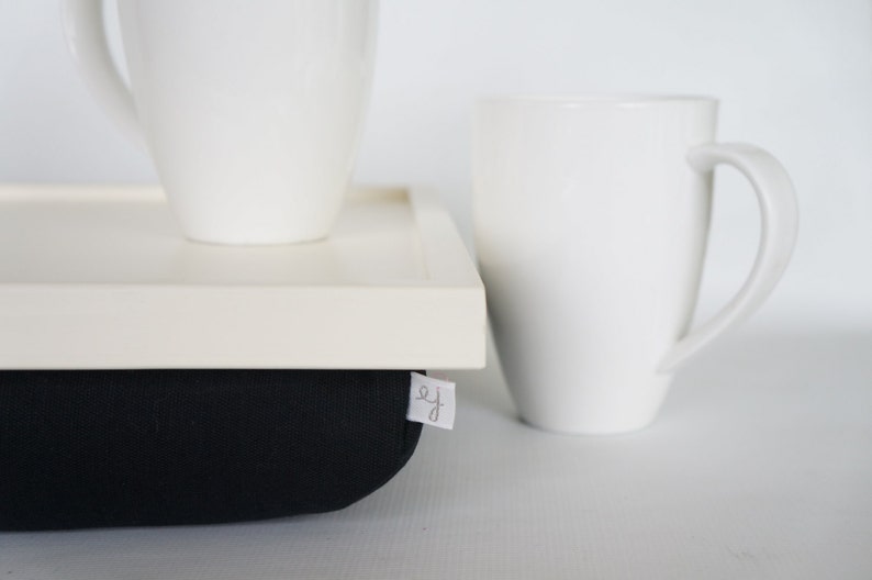 Plateau de sac de haricots, table décurie, support iPad ou plateau de service en bois petit-déjeuner au lit plateau gris foncé avec oreiller noir image 2