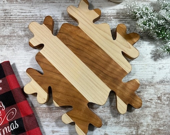 Christmas snow flake Cutting board and Serving tray make a great  gift and a perfect decoration