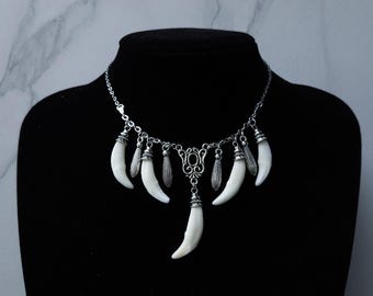 Collar de colmillos / Collar de hueso / Colgante de colmillos / Collar gótico natural / Joyería llamativa hecha a mano / Joyería peculiar / Collar de dientes