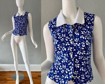 Vintage Blue Floral Pearl Button Sleeveless Pin Up Crop Blouse Top S/M